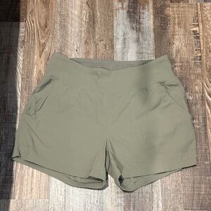 Mountain Hard Wear Women's Shorts size M